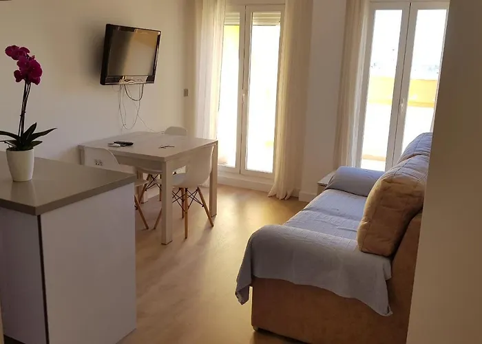 Penthouse Sea Views + Private Solarium